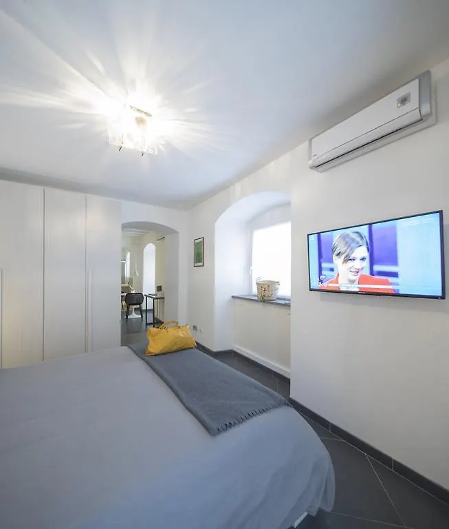 Apartment Ferienwohnung Il Mare In Piazza La Spezia